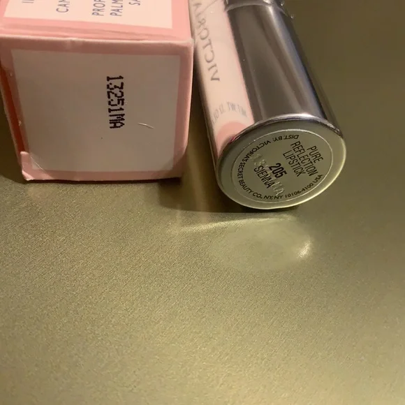 PURE REFLEXION SIENNA LIPSTICK 205 VICTORIA SECRET